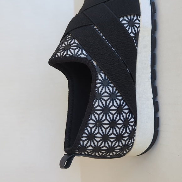 BM Bernie Mev Mary Jane Flats EU 40 Black White Lightweight Flexible - Picture 11 of 16